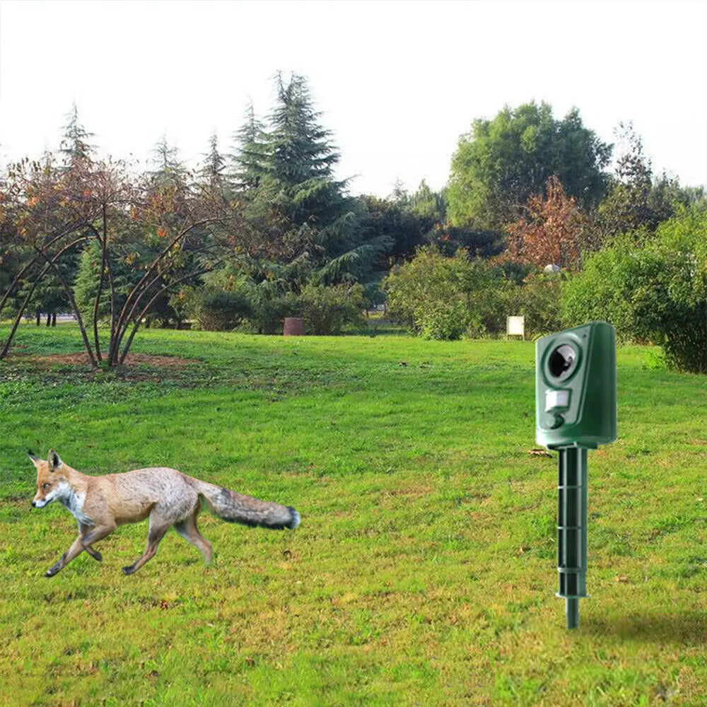 Ultrasonic Cat Deterrent Fox Pest Repellent Battery Powered Scarer Repeller UK