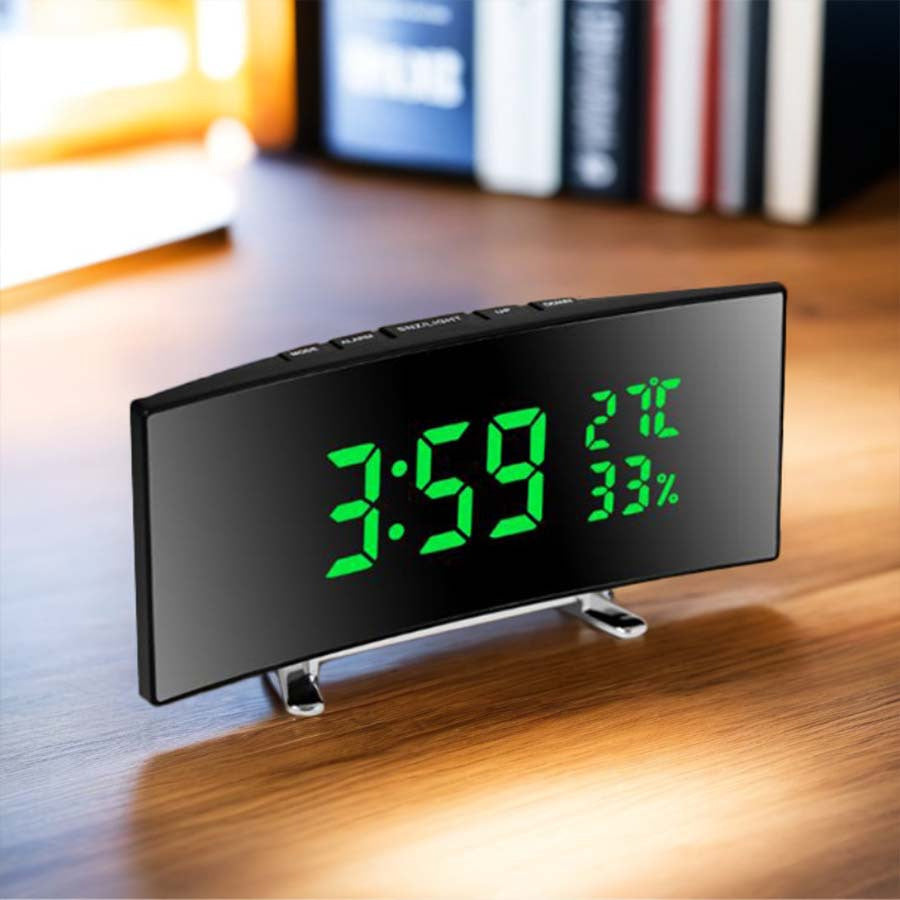 6.6-Inch Multifunctional LED Alarm Clock with Curved Large Screen – Displays Time, Temperature & Humidity, Plug-In or 3 x AAA Battery Powered (Screen Auto-Off in Battery-Only Mode)
