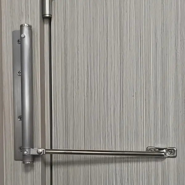 Automatic door closing tool, suitable for doors weighing up to 50 kg, 150° opening angle, spring-loaded self-closing hinges, adjustable locking speed, stainless steel soft-closing top catch, arm screw and wrench lock, easy to install door closer image 2