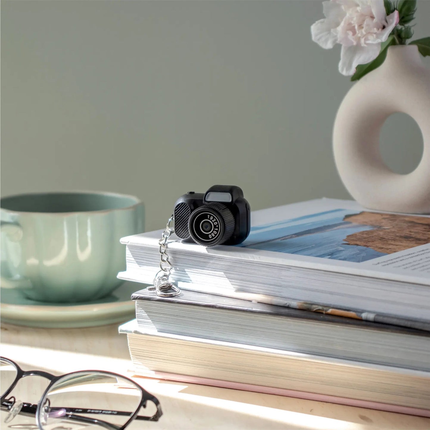1080P Keychain Camera – Mini DV Camcorder with 32G Storage, Long Battery Life, Compact Design for Indoor & Outdoor Use