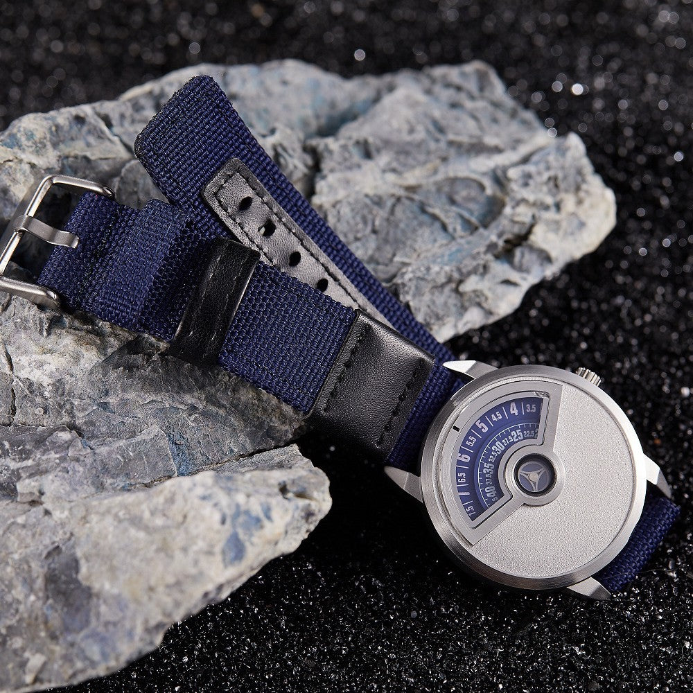 Unisex Quartz Watch with Unique Minimalist Design - No Hands, Battery-Powered, Stainless Steel Strap, Round Dial, Ideal for Men and Women, Everyday Casual Wrist Watch