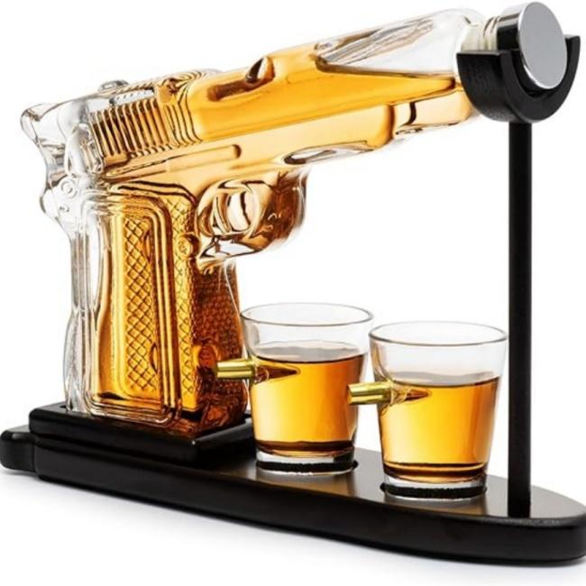 High-Quality Gun-Shaped Whiskey Decanter Set with Bullet Glasses – Perfect Holiday & Birthday Gift for Dad, Husband, or Boyfriend – Unique Home Bar Essential